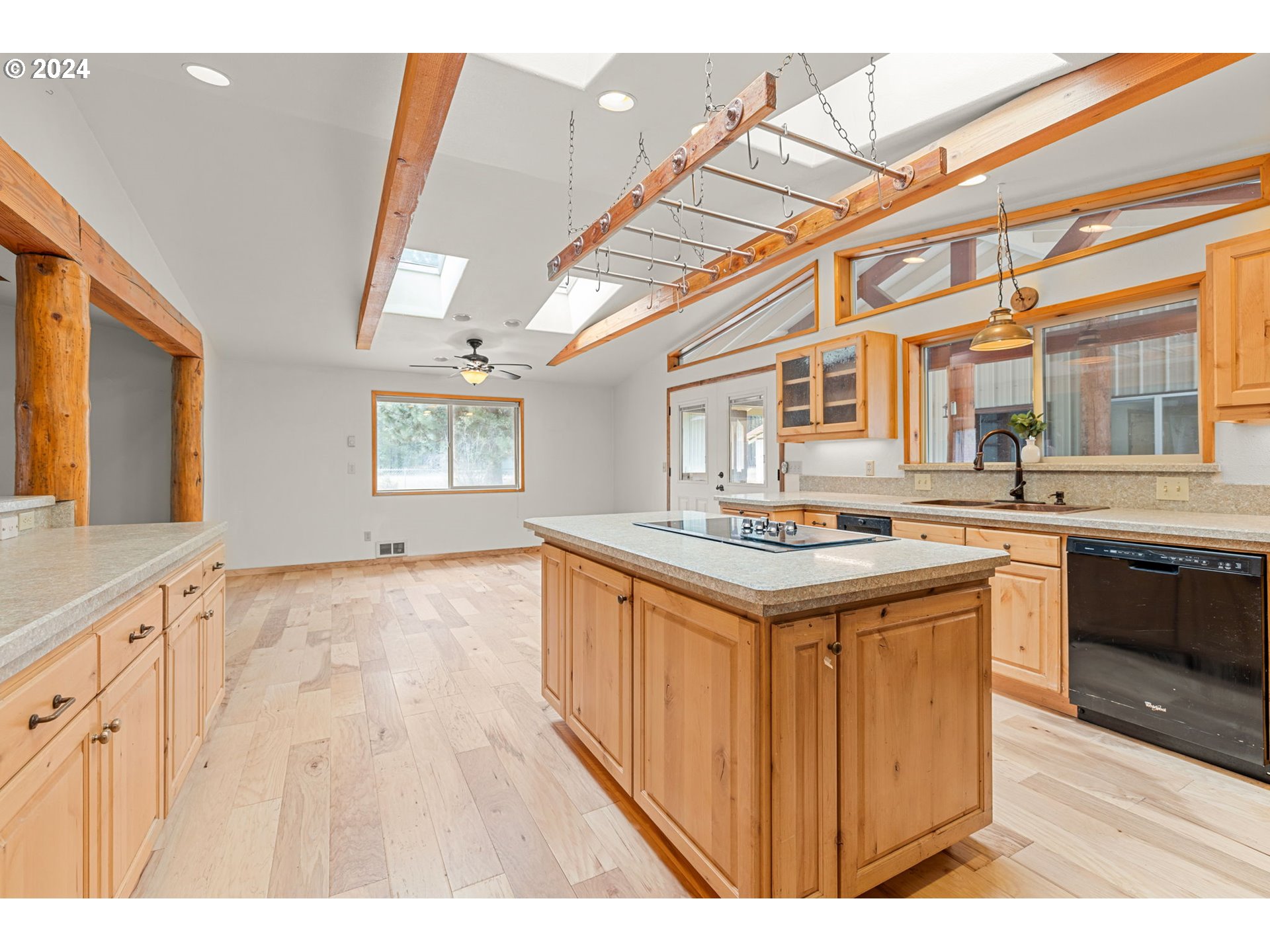 15697 Dawn Road La Pine, OR 97739 - Photo 7 of 47 Gallery Image 7