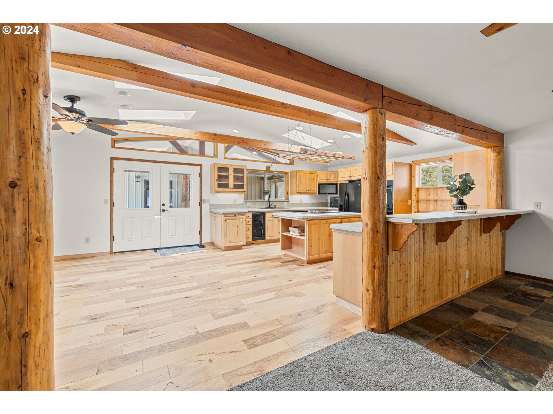 15697 Dawn Road La Pine, OR 97739 - Photo 8 of 47 Gallery Image 8