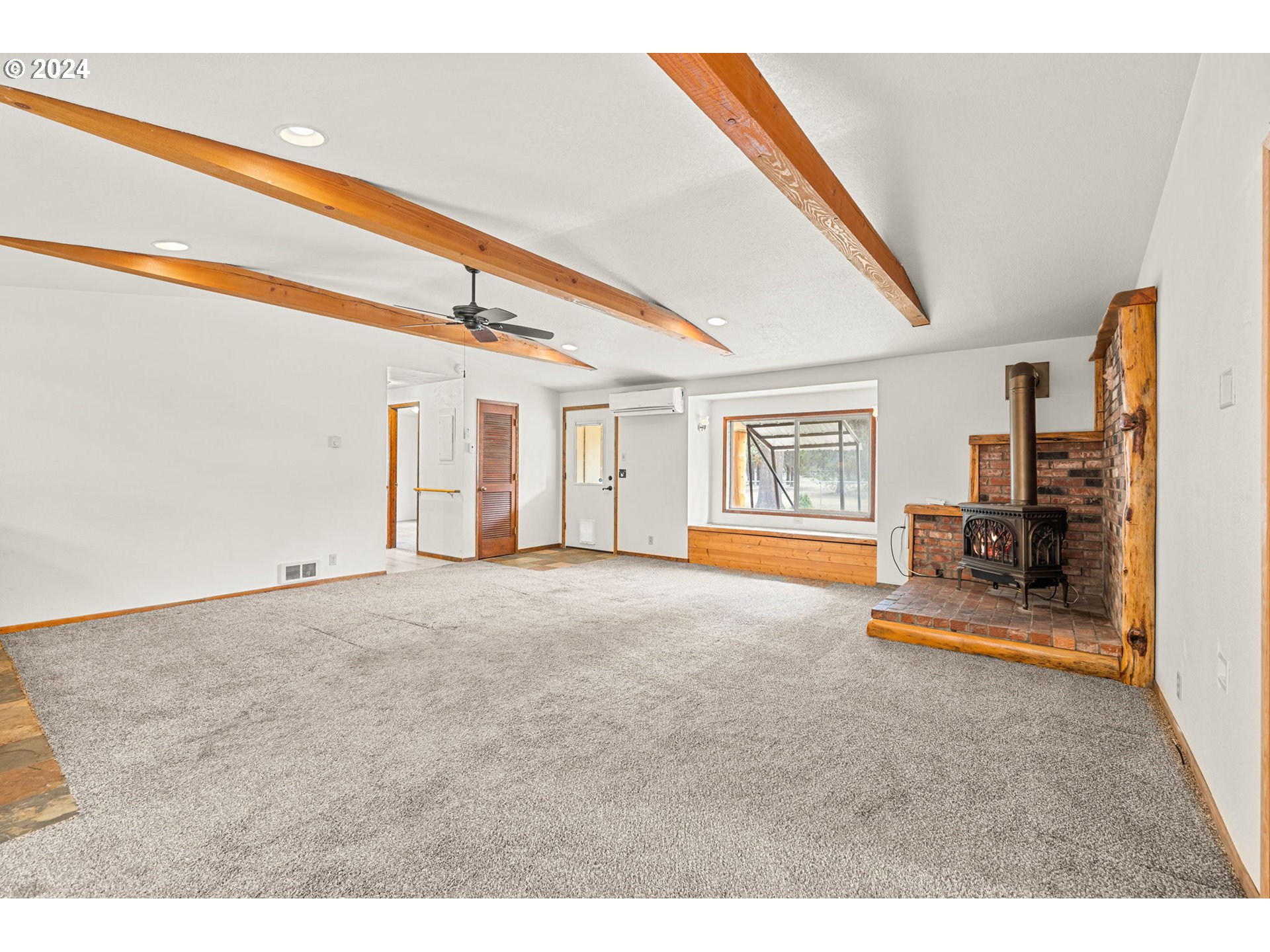 15697 Dawn Road La Pine, OR 97739 - Photo 9 of 47 Gallery Image 9