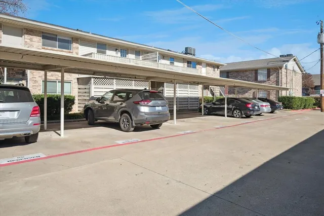 $1,695 | 5032 Matilda Street, Unit 218, Dallas, TX 75206