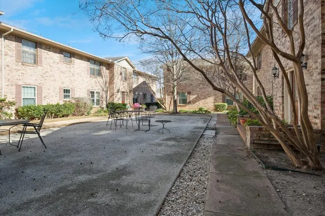 $1,695 | 5032 Matilda Street, Unit 218, Dallas, TX 75206