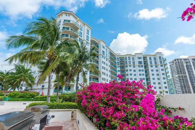 a view of a multi story building