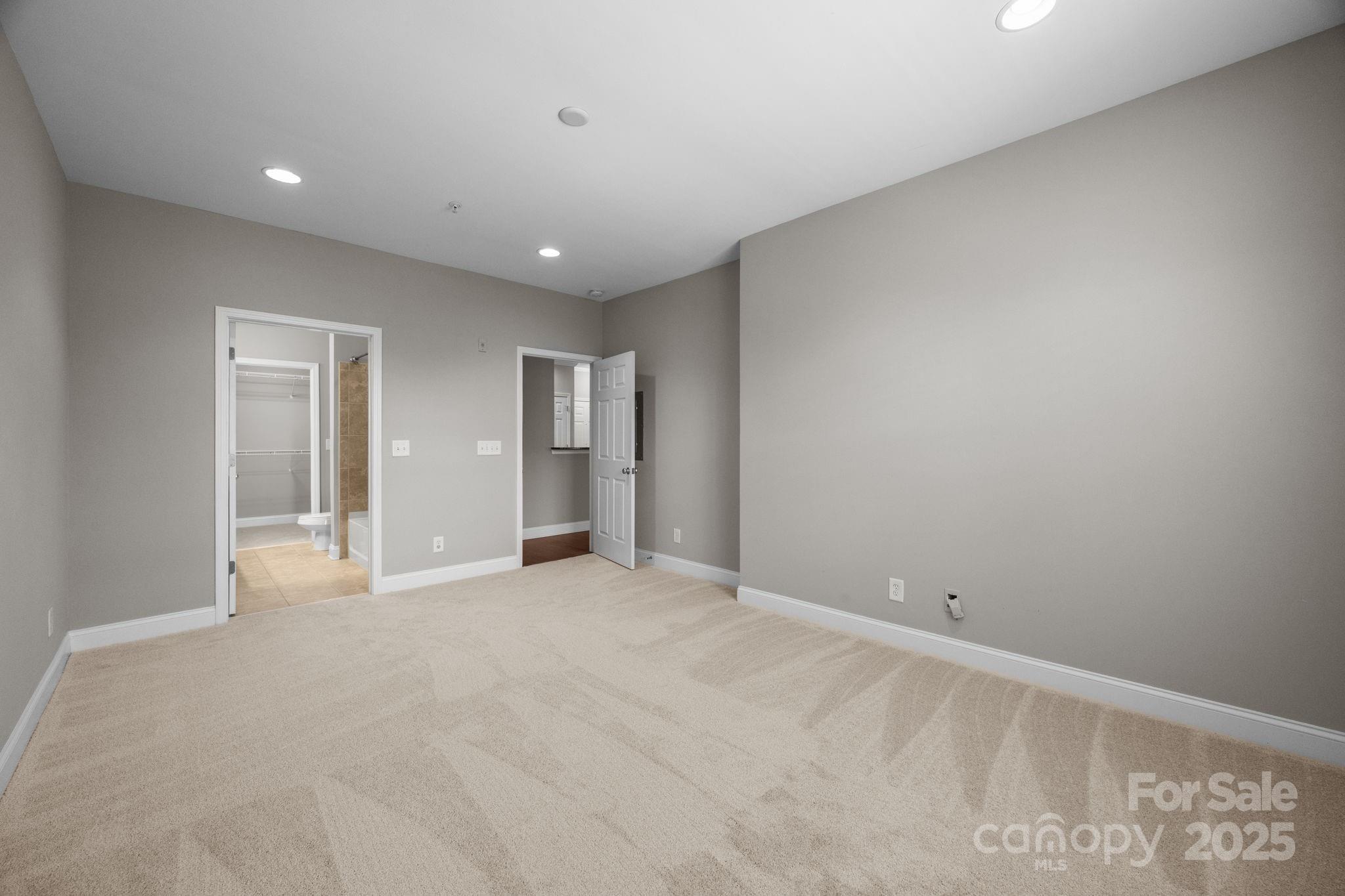 1000 East Woodlawn Road, Unit 413 Charlotte, NC 28209 - Photo 12 of 32