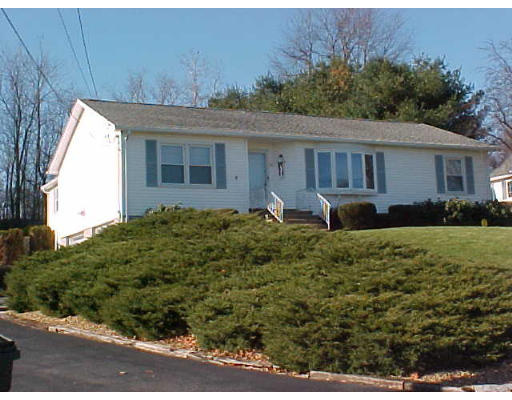 22 Meadowbrook Road Auburn, MA 01501 - Photo 1 of 7 Gallery Image 1