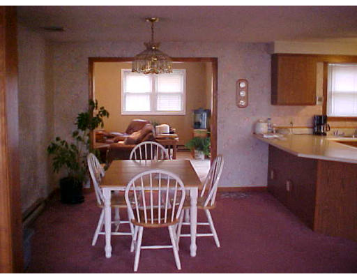 22 Meadowbrook Road Auburn, MA 01501 - Photo 4 of 7 Gallery Image 4