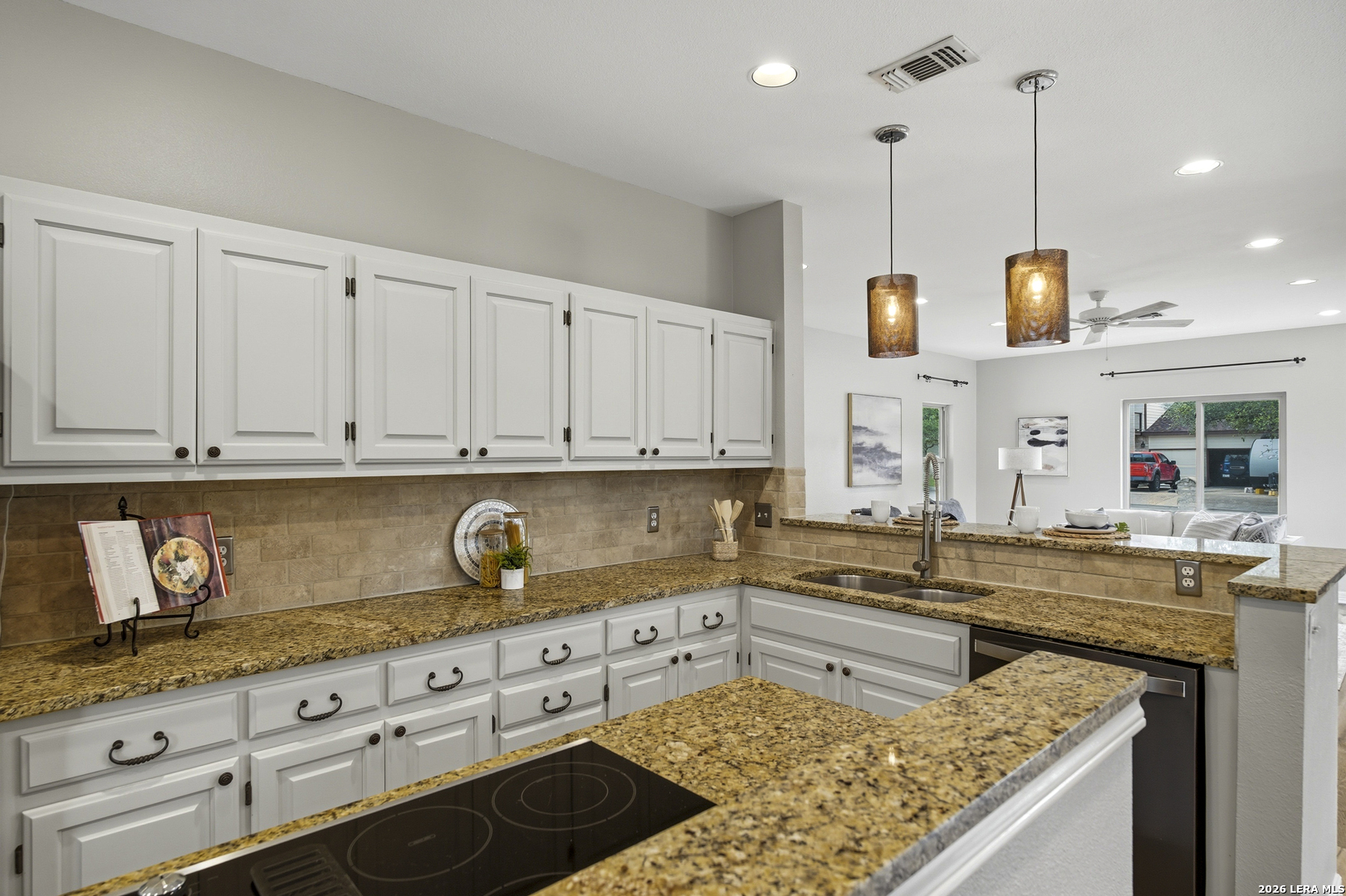 29756 Cojak Circle Fair Oaks Ranch, TX 78015 - Photo 11 of 34