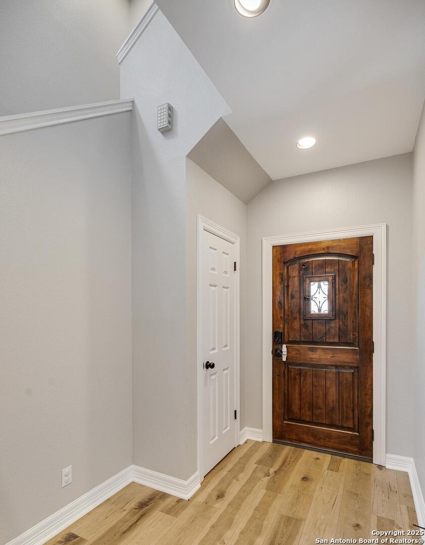 29756 Cojak Circle Fair Oaks Ranch, TX 78015 - Photo 3 of 34