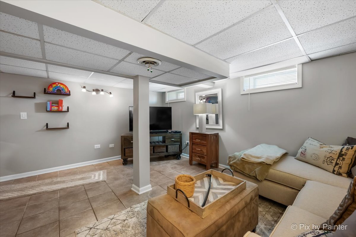 72 West Irving Park Road Roselle, IL 60172 - Photo 21 of 38
