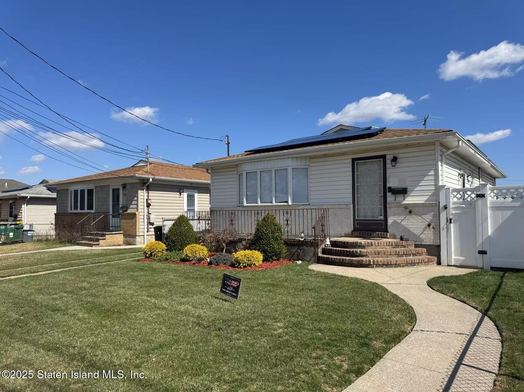 287 Ridgecrest Avenue Staten Island, NY 10312 - Photo 3 of 14 adde2cb9797675f28987317c2d1c7973