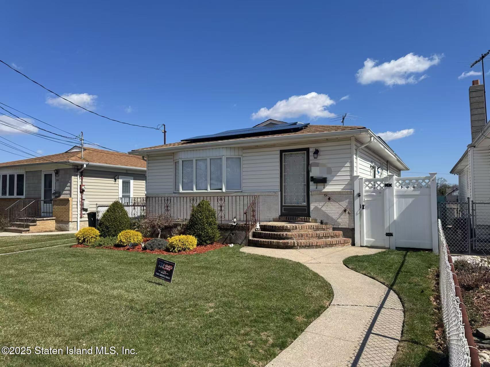 287 Ridgecrest Avenue Staten Island, NY 10312 - Photo 4 of 14 6ea9d0df6972dd1e913d505db8cb1f8b