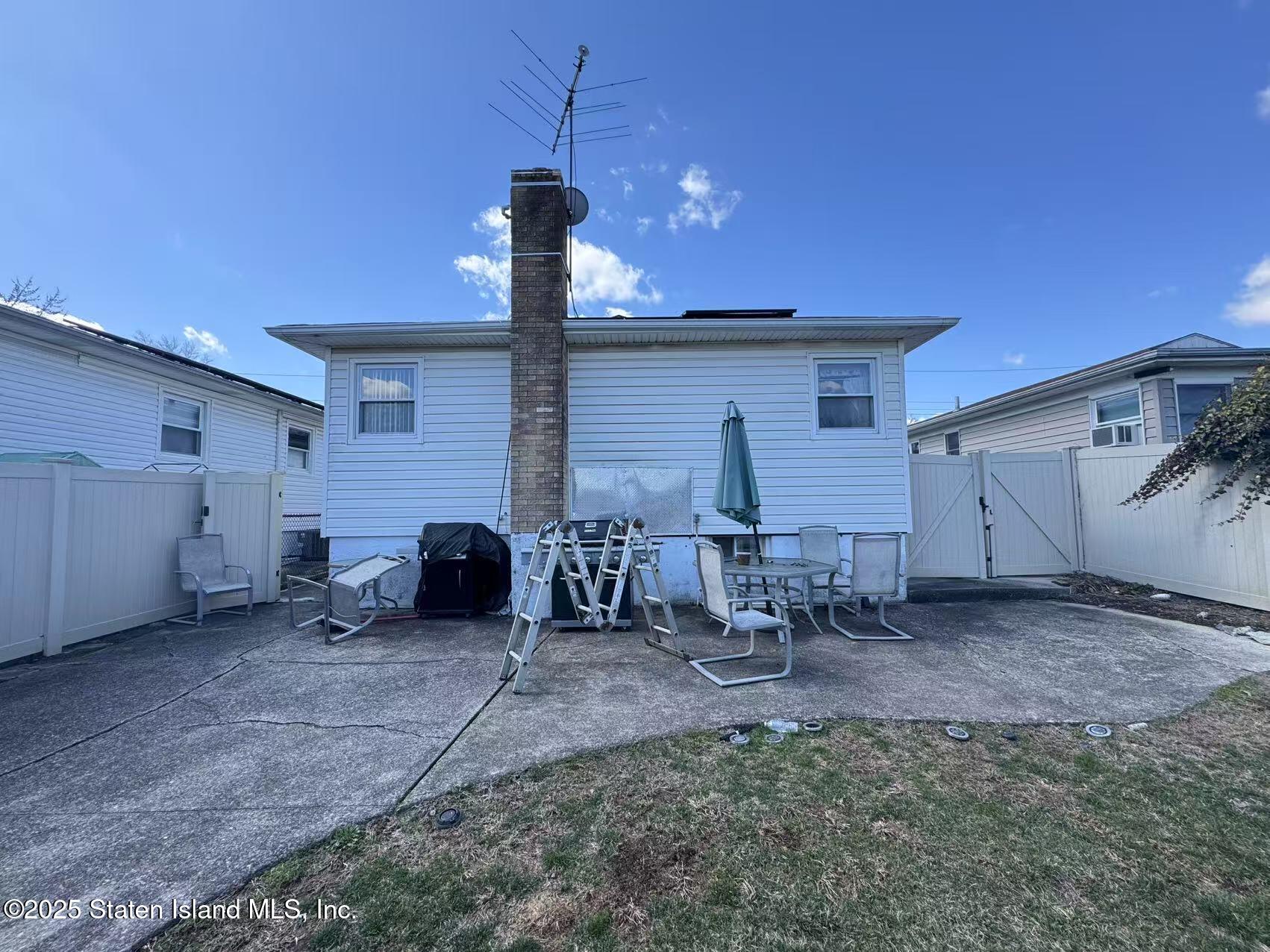 287 Ridgecrest Avenue Staten Island, NY 10312 - Photo 7 of 14 47700799d00b4c2cf3c7ff191d429bae
