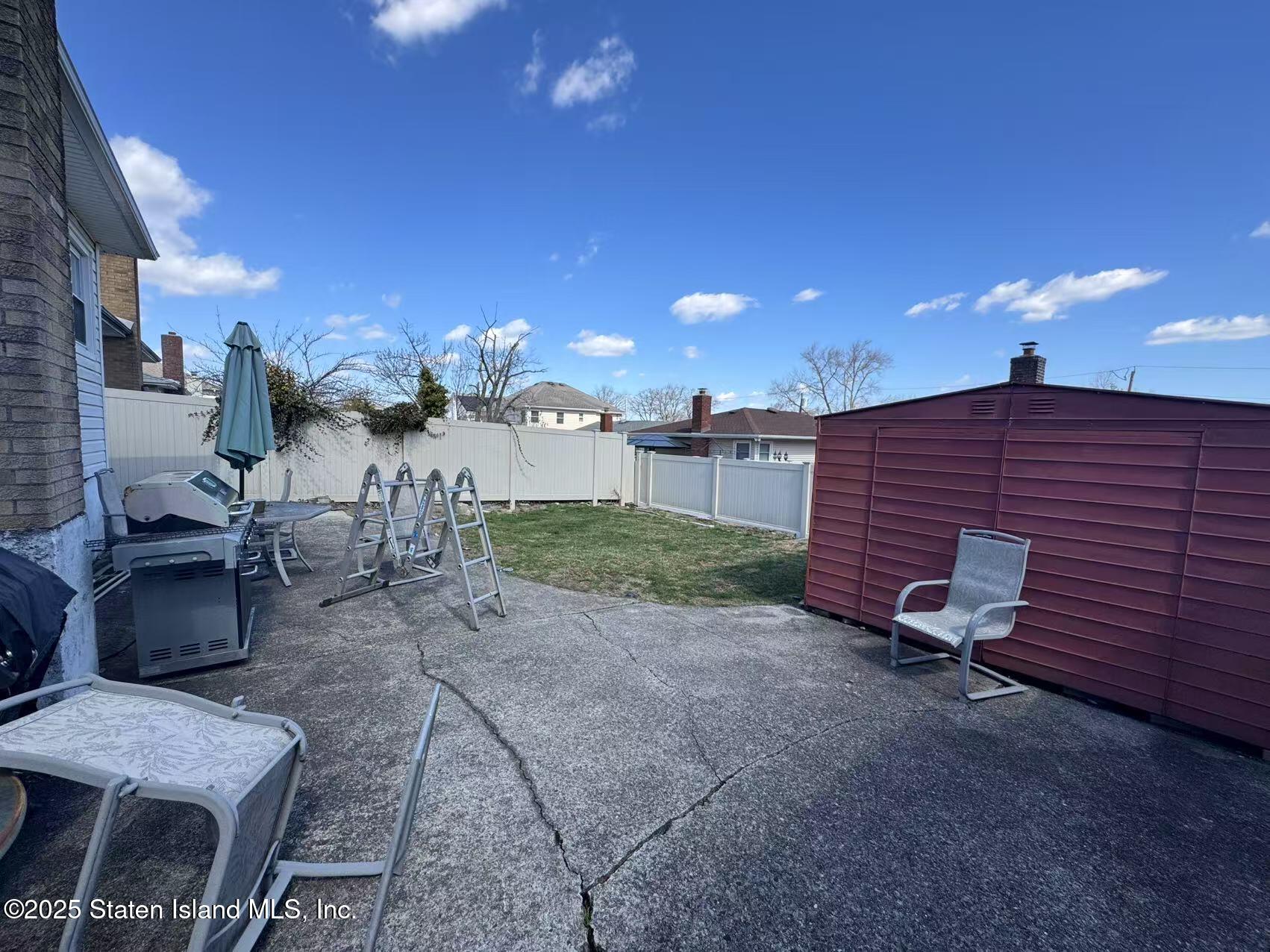 287 Ridgecrest Avenue Staten Island, NY 10312 - Photo 8 of 14 80c6fe161db05db273eaf995d2fb88c6