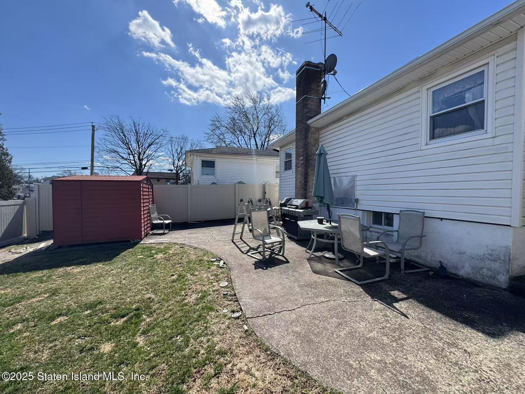 287 Ridgecrest Avenue Staten Island, NY 10312 - Photo 9 of 14 69a0fe285e27448fa36b18827b3552ee