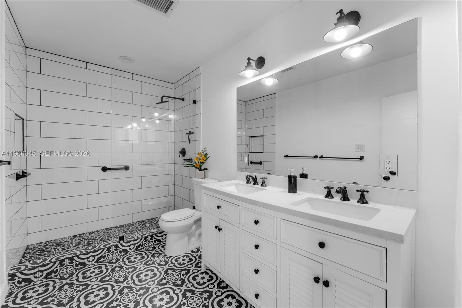 3965 Southwest 60th Court Miami, FL 33155 - Photo 16 of 39