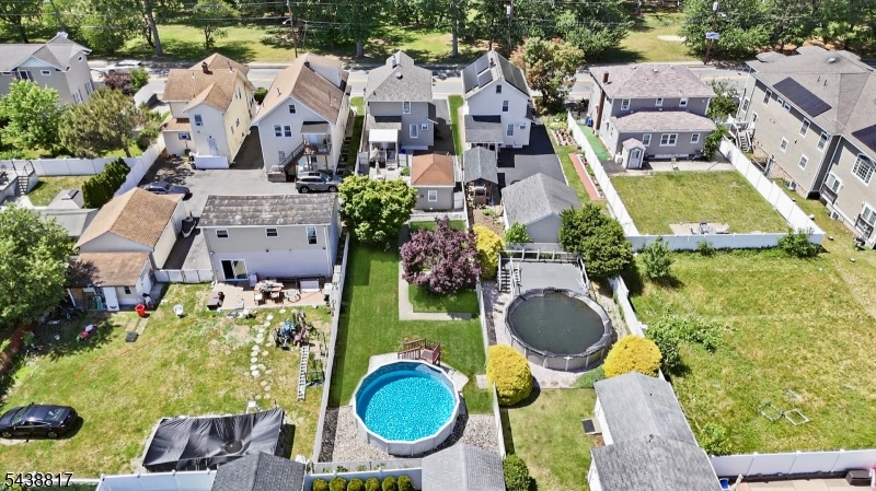 332 Riverside Avenue Lyndhurst, NJ 07071 - Photo 4 of 38