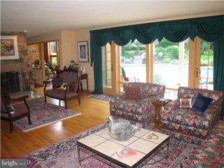 887 Roscommon Road Bryn Mawr, PA 19010 - Photo 2 of 6