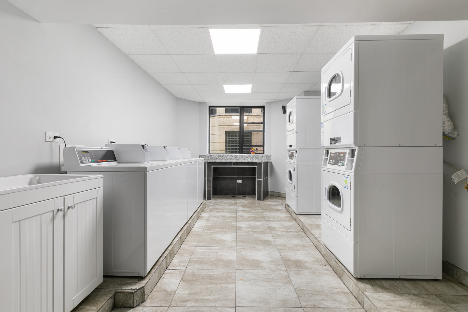 3635 West Dickens Avenue, Unit 3B Chicago, IL 60647 - Photo 3 of 11