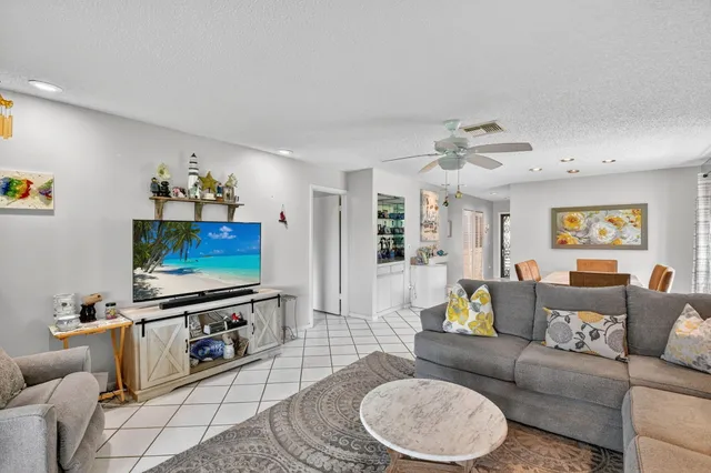 $74,000 | 7 Southport Lane, Unit B, Boynton Beach, FL 33436