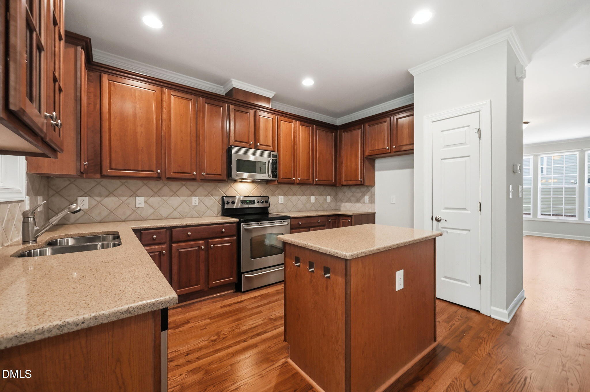 3106 Hudson Hill Lane Raleigh, NC 27612 - Photo 10 of 42 13-web-or-mls-IMG_9675