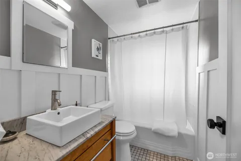 $1,050,000 | 3206 22nd Avenue West, Seattle, WA 98199