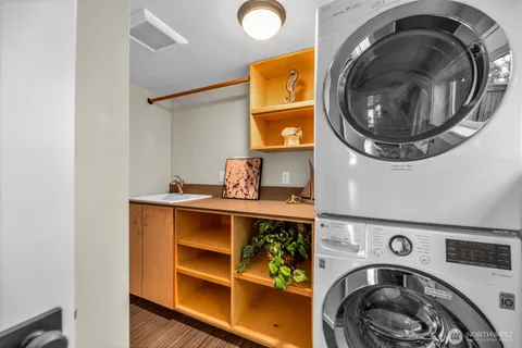 $1,050,000 | 3206 22nd Avenue West, Seattle, WA 98199