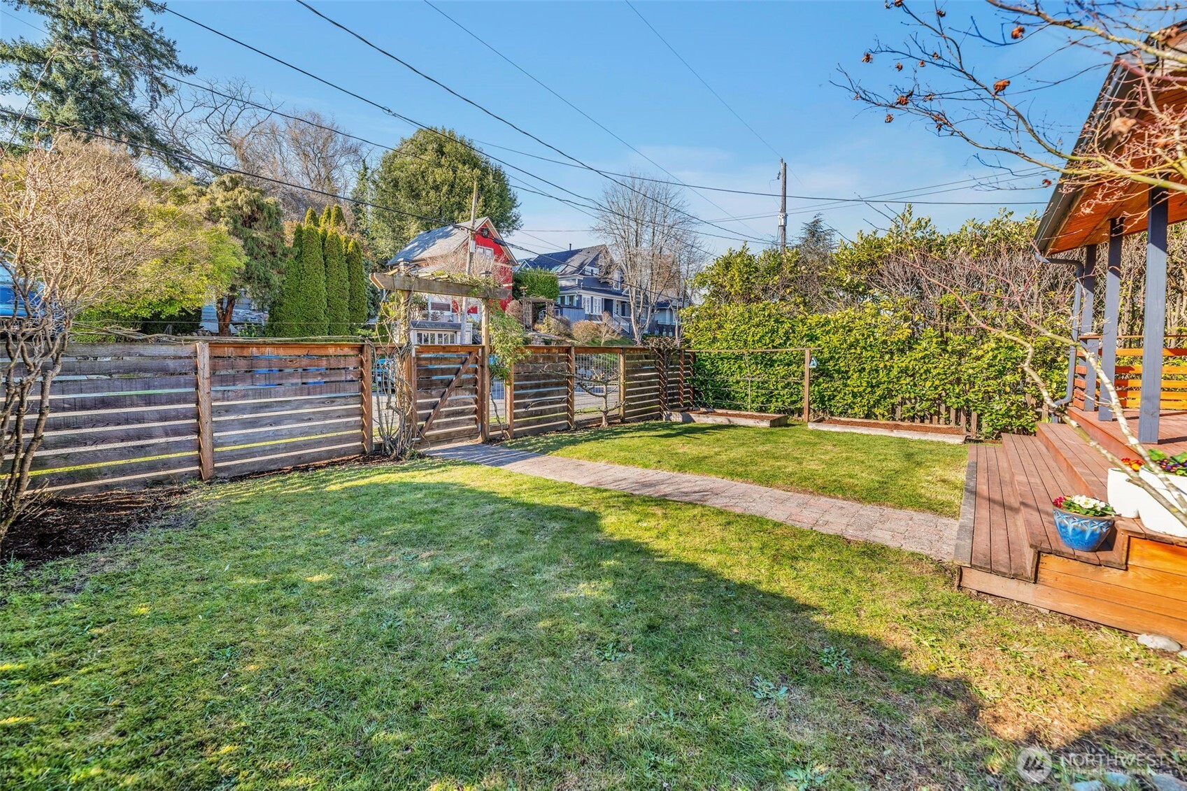 3206 22nd Avenue West Seattle, WA 98199 - Photo 3 of 31