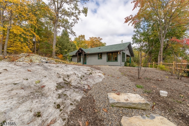 232 West Shore Road Stockholm, NJ 07460 - Photo 9 of 43