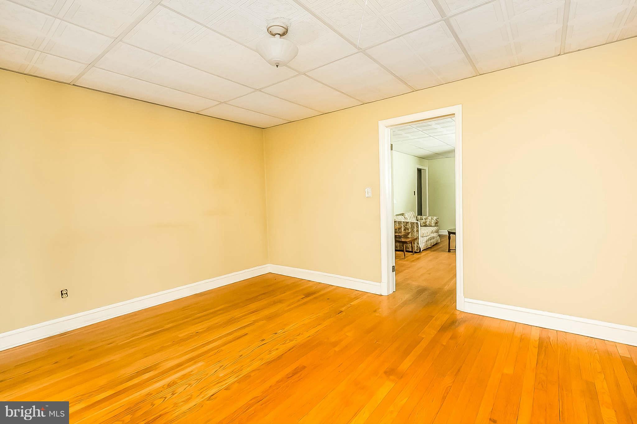 1009 Elm Ridge Avenue Baltimore, MD 21229 - Photo 6 of 30 Bedroom (Master)
