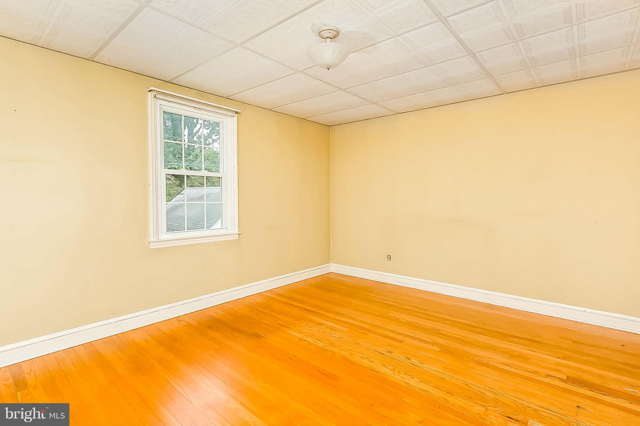 1009 Elm Ridge Avenue Baltimore, MD 21229 - Photo 7 of 30 Bedroom (Master)