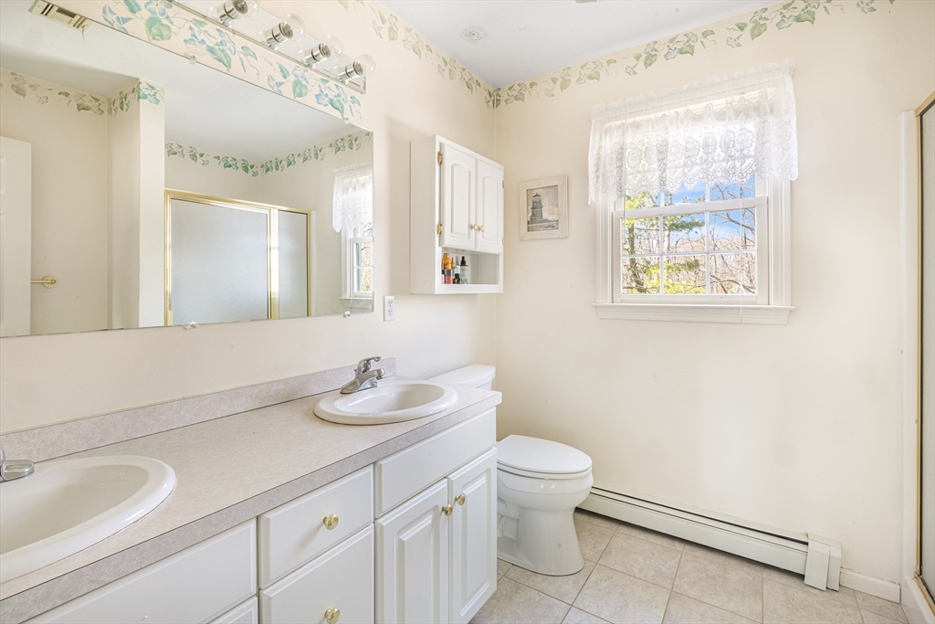 5 Hunter Circle Milford, MA 01757 - Photo 31 of 40