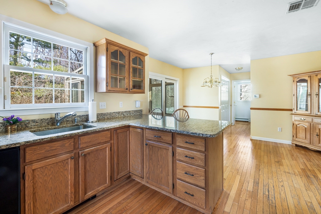 5 Hunter Circle Milford, MA 01757 - Photo 8 of 40
