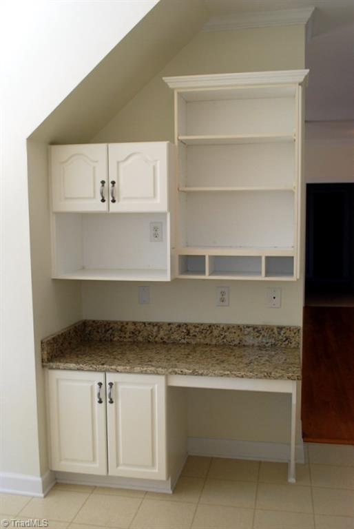 5301 Ridge Trail Road Summerfield, NC 27358 - Photo 7 of 30 Built in planning desk in kitchen.