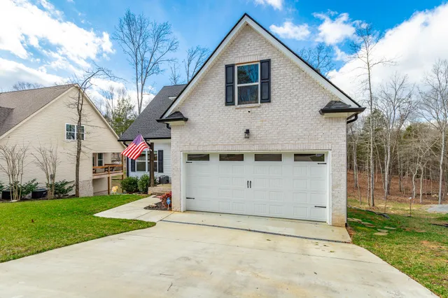 $450,000 | 7273 Ron Drive, Ooltewah, TN 37363