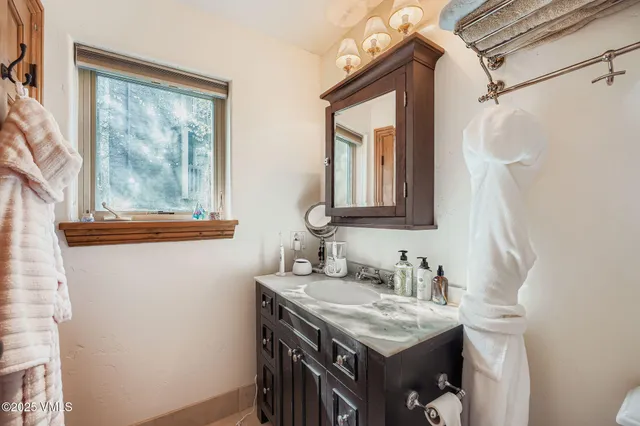$799,000 | 2772 Kinnickinnick Road, Unit C, Vail, CO 81657