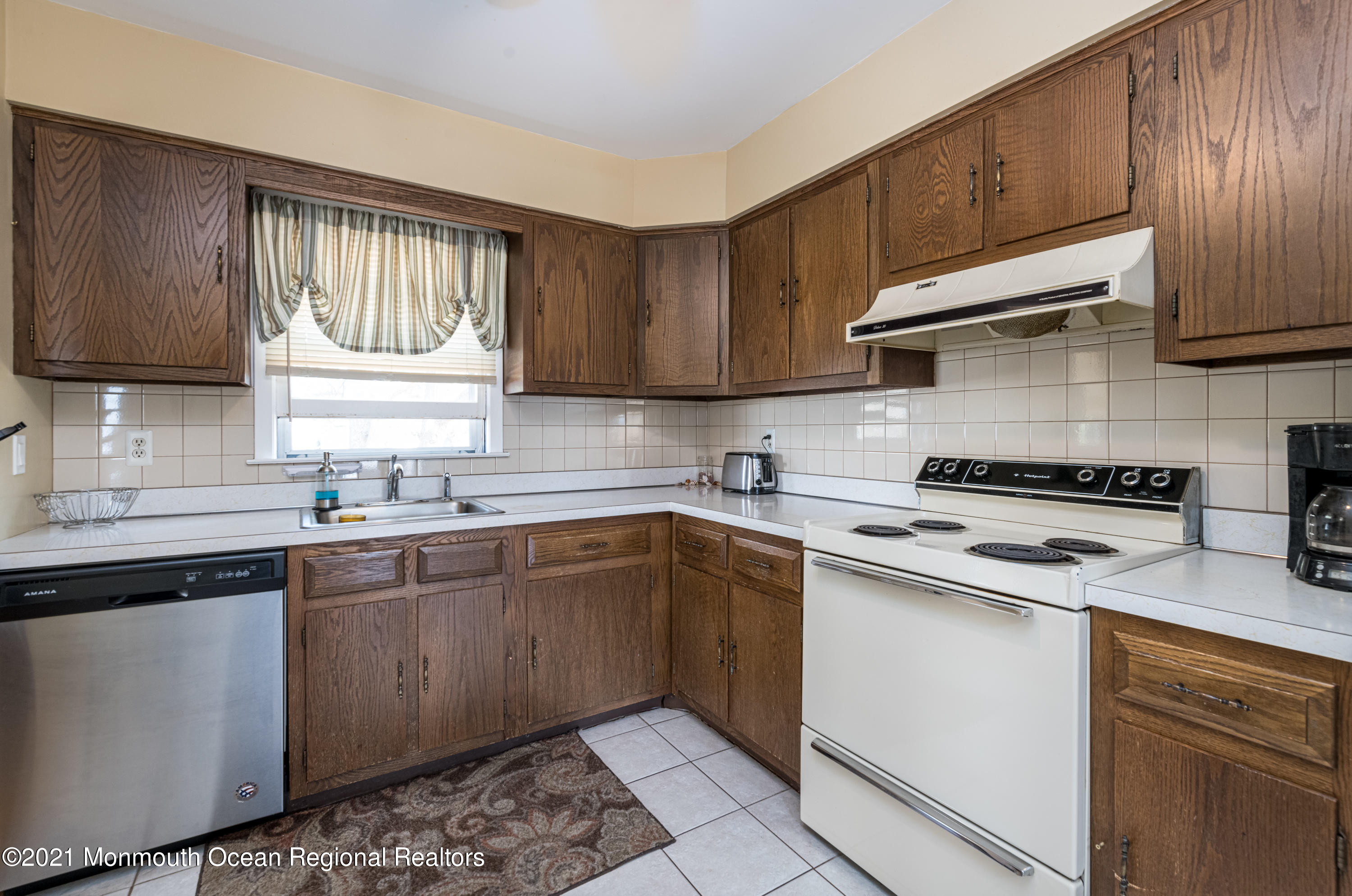 7 Langley Road Toms River, NJ 08757 - Photo 4 of 18 7 Langley Rd-17