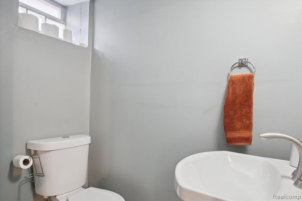15224 Champaign Road Allen Park, MI 48101 - Photo 38 of 46 Gallery Image 38