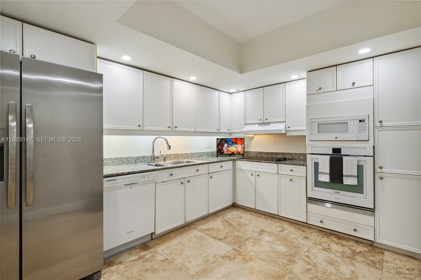 8855 Collins Avenue, Unit 4B Surfside, FL 33154 - Photo 10 of 32