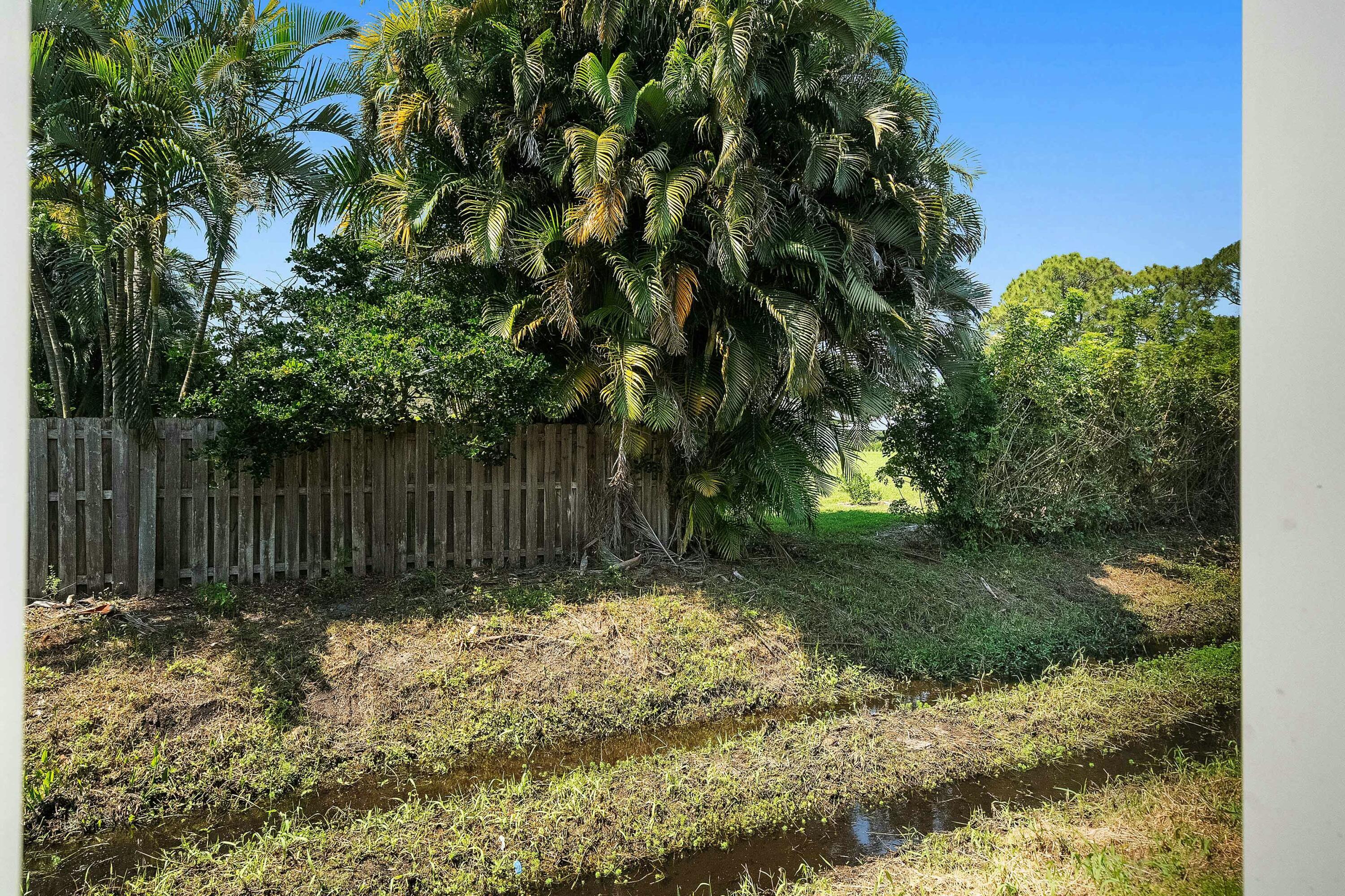 2480 Southeast Springtree Place Stuart, FL 34997 - Photo 33 of 39 tempImageSWhiyV