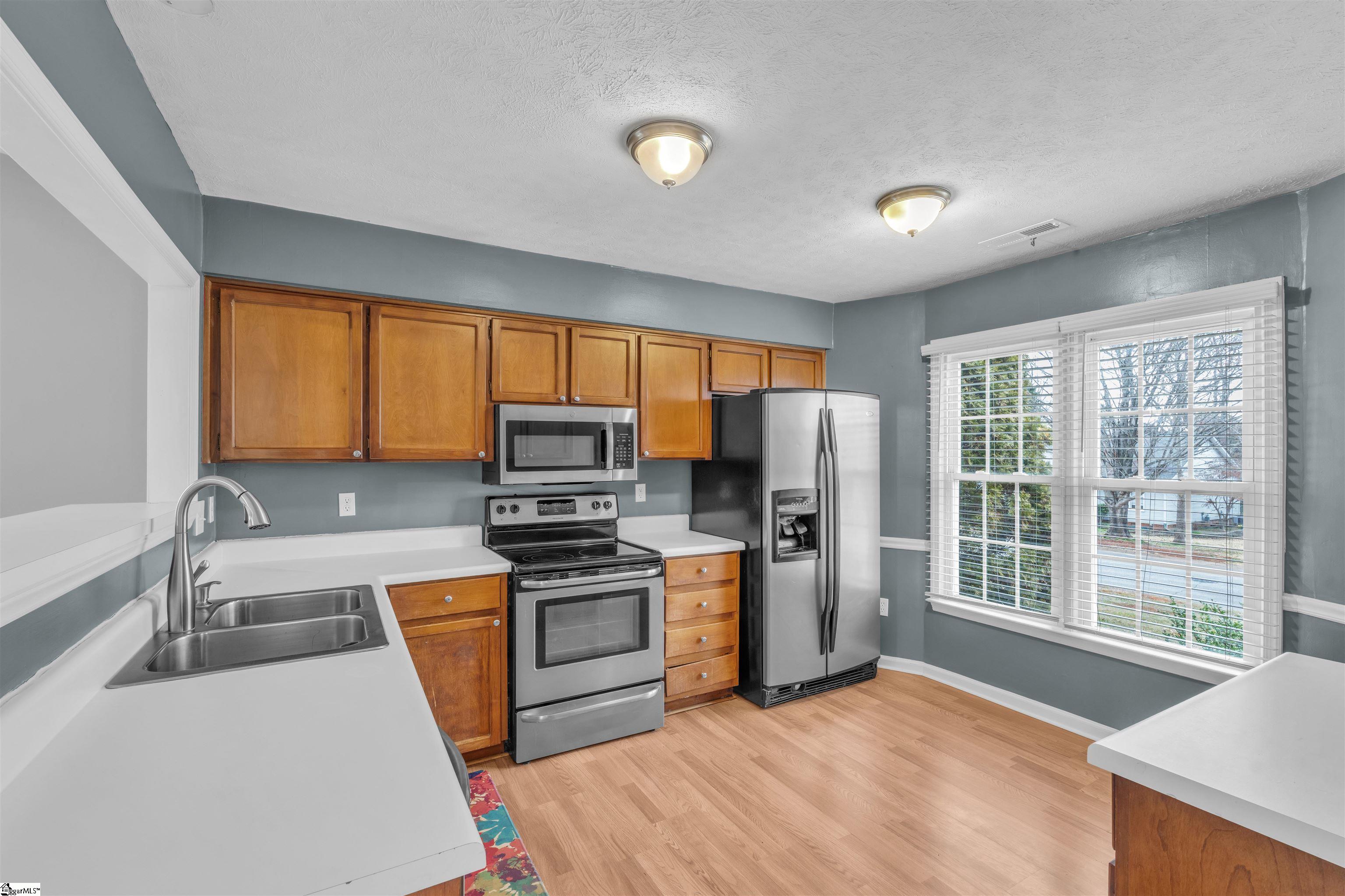 408 Laurel Tree Lane Simpsonville, SC 29681 - Photo 10 of 32