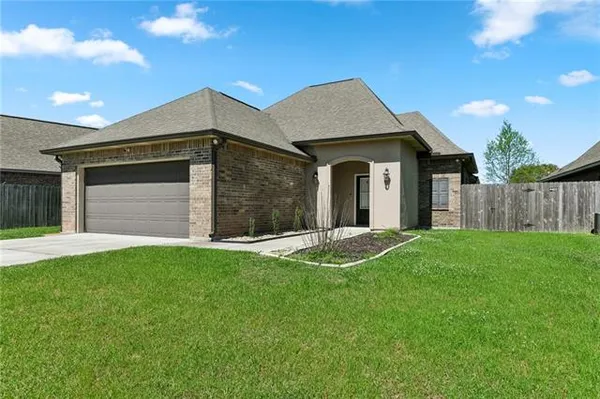 $2,399 | 69332 Taverny Court, Madisonville, LA 70447