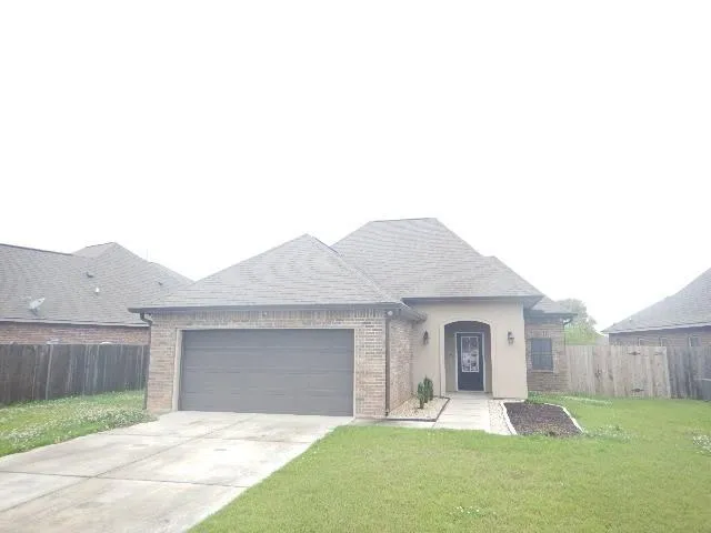 $2,450 | 69332 Taverny Court, Madisonville, LA 70447