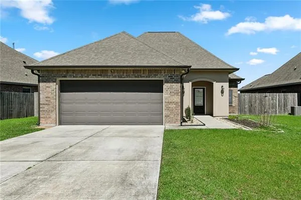 $2,399 | 69332 Taverny Court, Madisonville, LA 70447