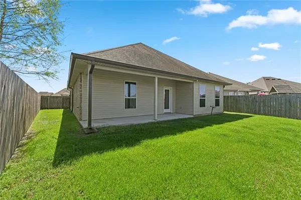 $2,399 | 69332 Taverny Court, Madisonville, LA 70447