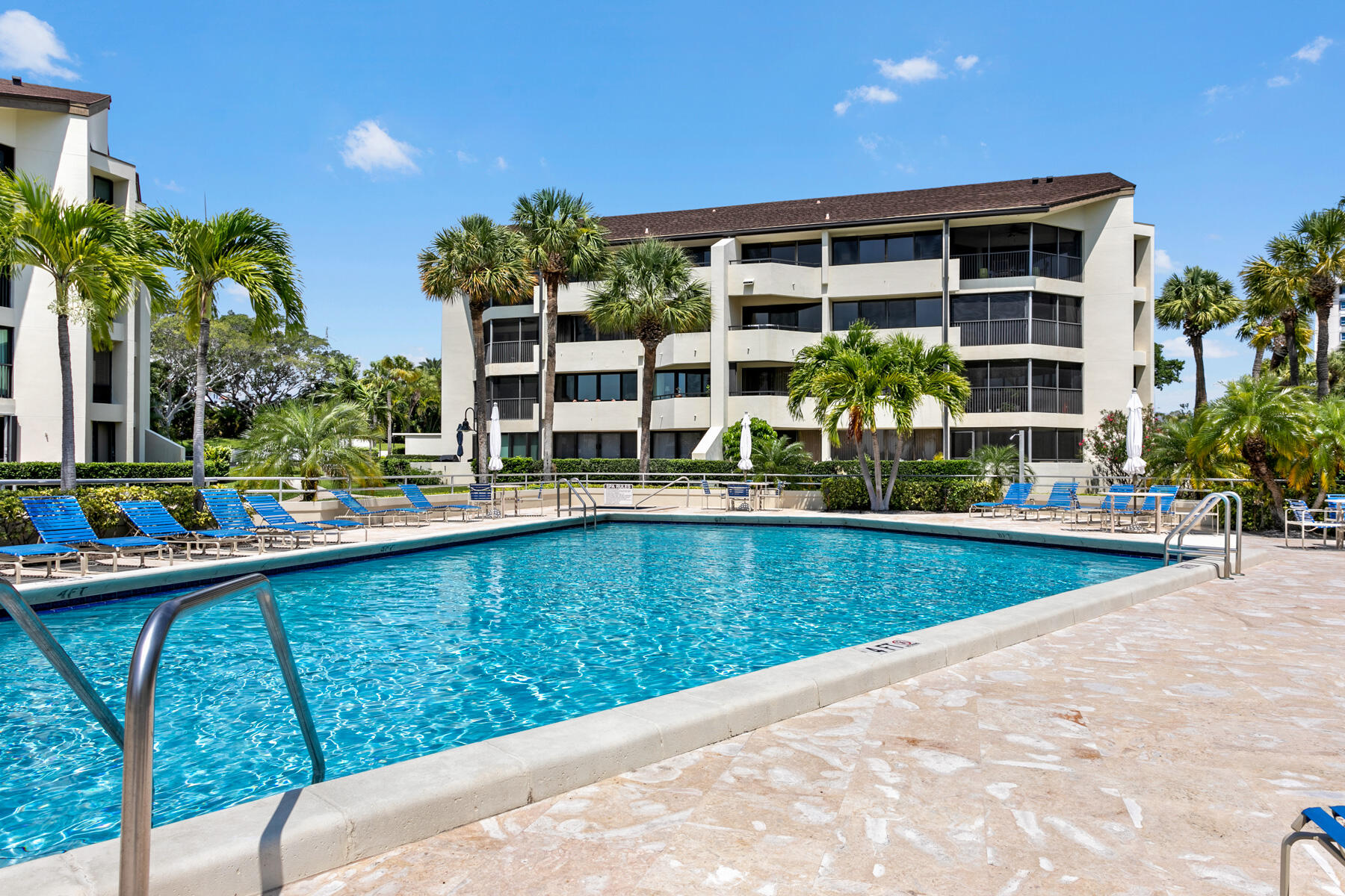 1109 Marine Way East, Unit L2R North Palm Beach, FL 33408 - Photo 20 of 27 Pool