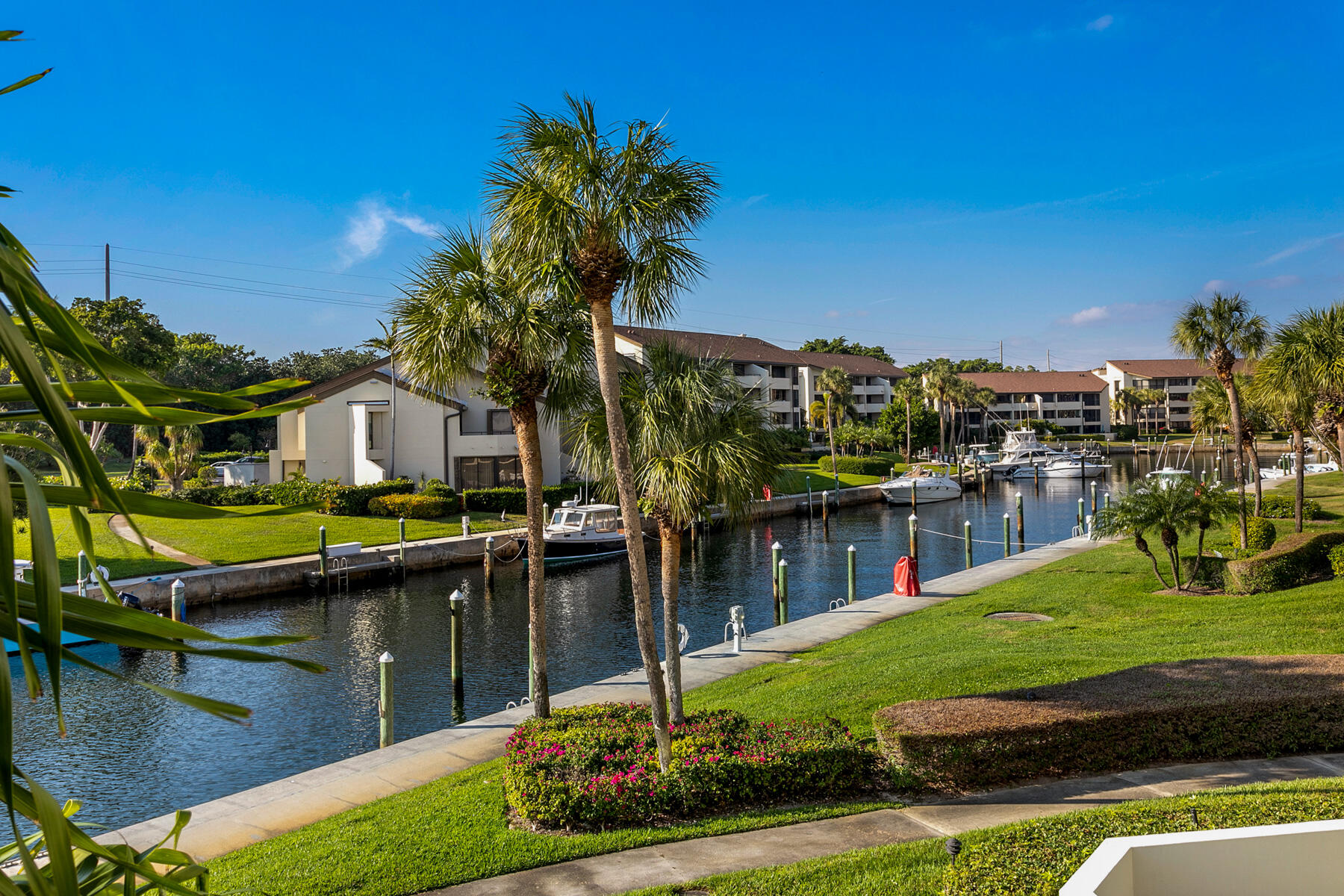 1109 Marine Way East, Unit L2R North Palm Beach, FL 33408 - Photo 22 of 27 Living Room View