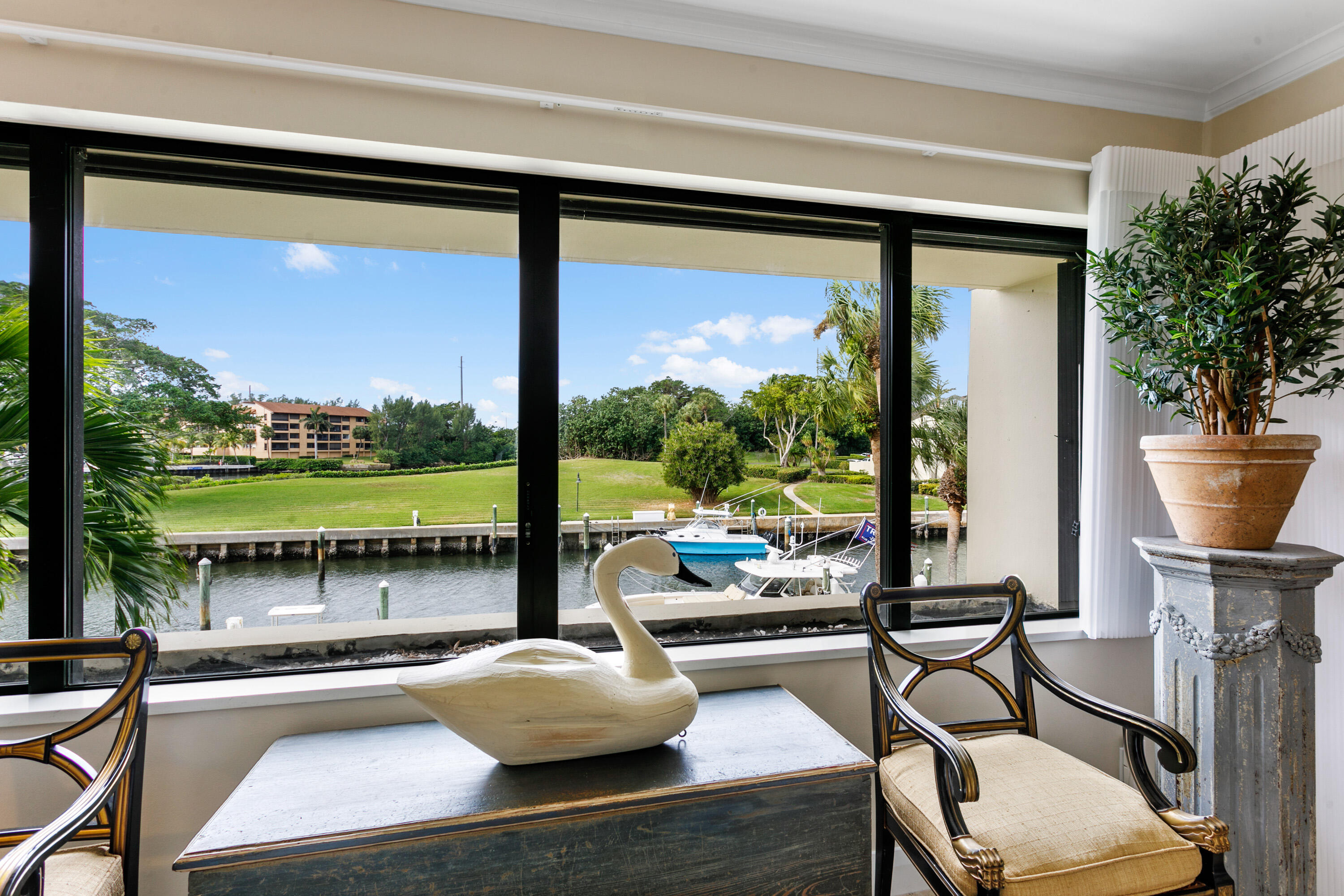 1109 Marine Way East, Unit L2R North Palm Beach, FL 33408 - Photo 5 of 27 Living Room View