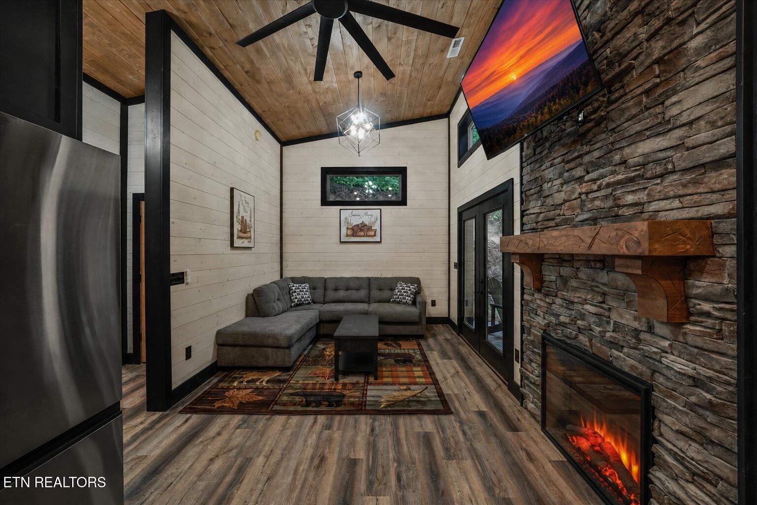 2036 Ridge Road, Unit 16 Pigeon Forge, TN 37863 - Photo 7 of 24 2036 Ridge Rd Edit 1