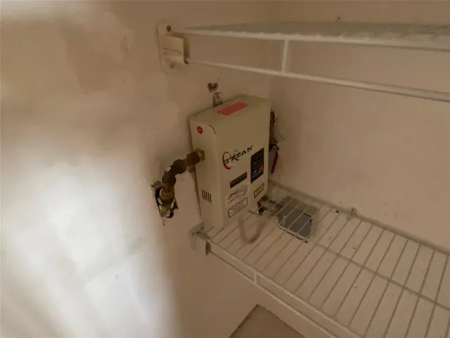 $145,000 | 4101 Oakridge V, Unit 4101, Deerfield Beach, FL 33442