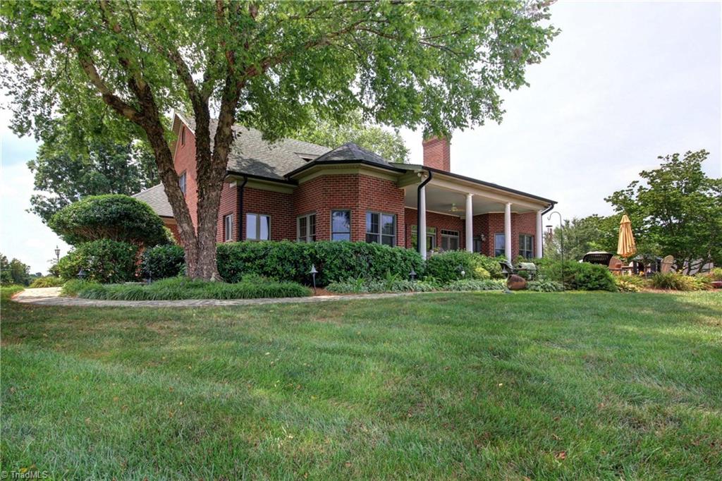 1336 Friendship Road Statesville, NC 28625 - Photo 2 of 24 Gallery Image 2
