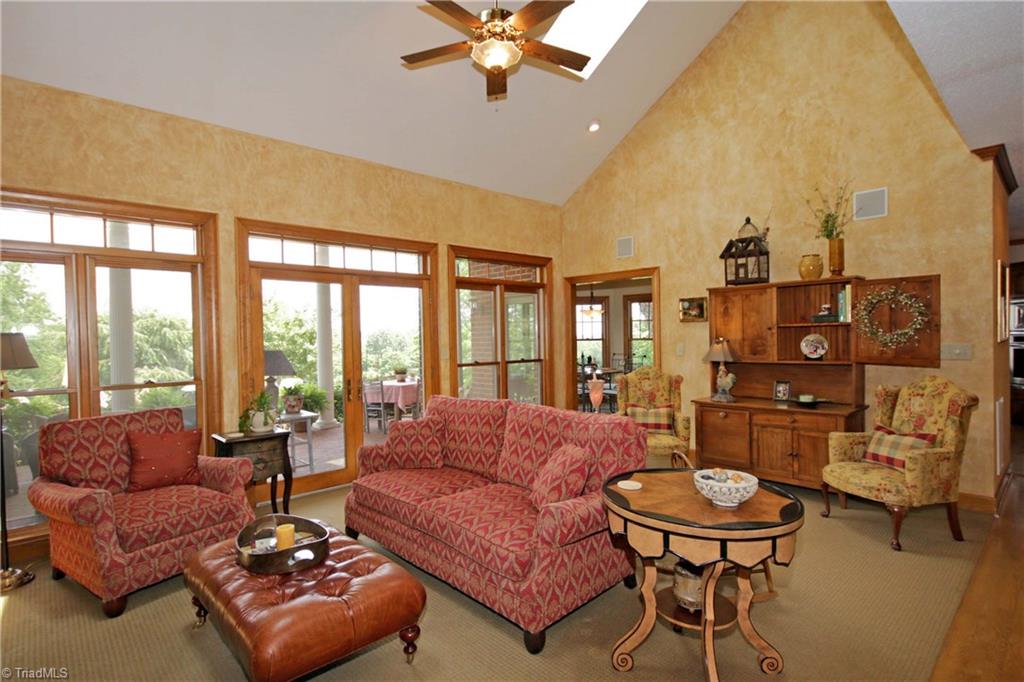 1336 Friendship Road Statesville, NC 28625 - Photo 5 of 24 Gallery Image 5
